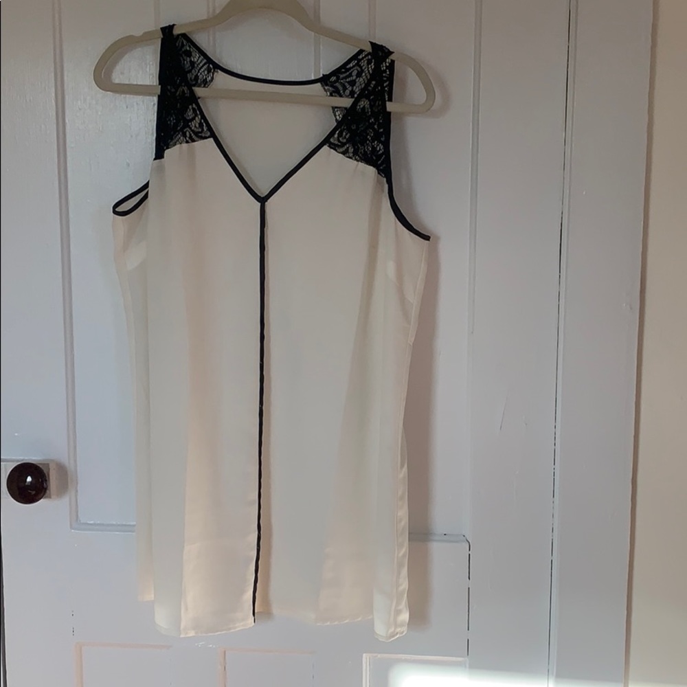 Lace Detail Sleeveless Blouse